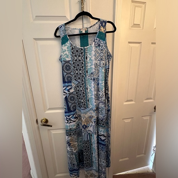 World Unity Maxi Dress Medium - Picture 1 of 3